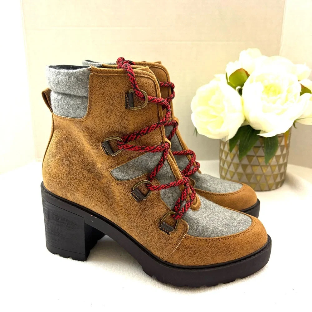 Eva & Zoe Women’s Brown/Grey Lumberjack Lace Up Block Heeled Boots